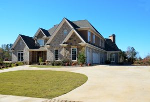 luxury-home-2409518_1920-300×205-1.jpg